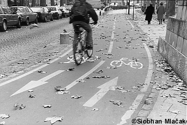 Quai de la Loire - cyclist