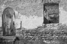 Rugovë - doorway and window