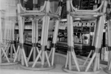 Rue de Bretagne - café fermé