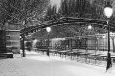 Canal St Martin - écluse sous la neige